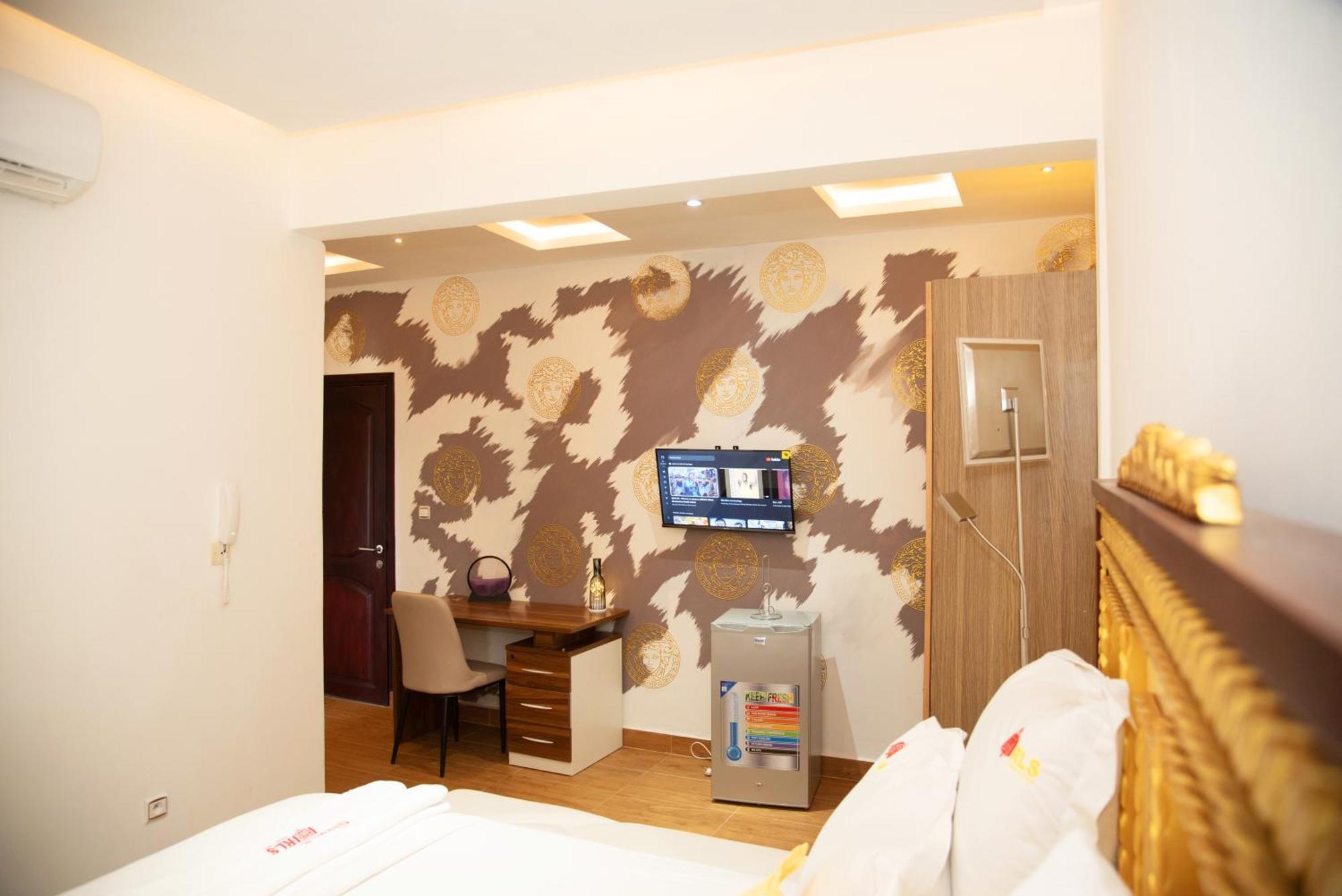 Residence Le Sommet - Chambre Versace Douala Eksteriør billede